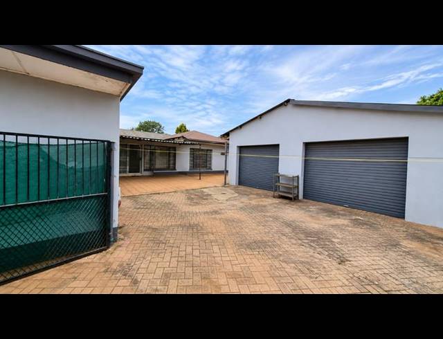 5 BEDROOM HOUSE FOR SALE IN MEIRINGSPARK